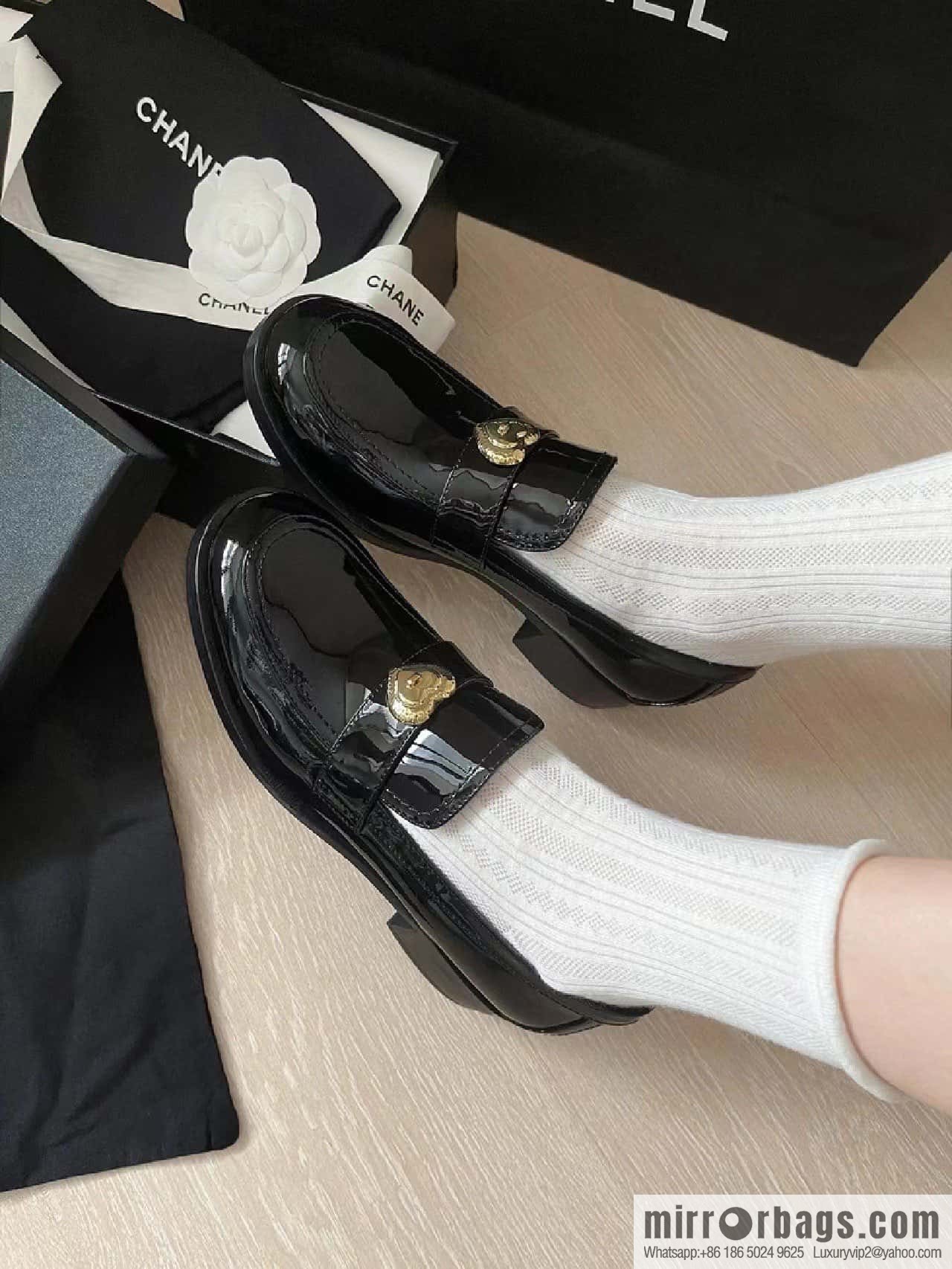 CHANEL Xiaoxiang love gold buckle platform loafers G39697 patent leather