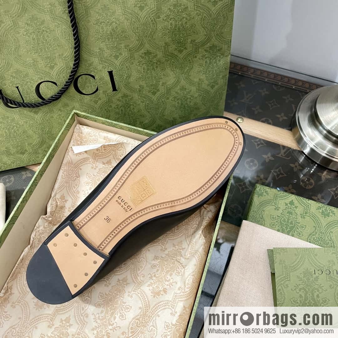 GUCCI Gucci buckle loafers