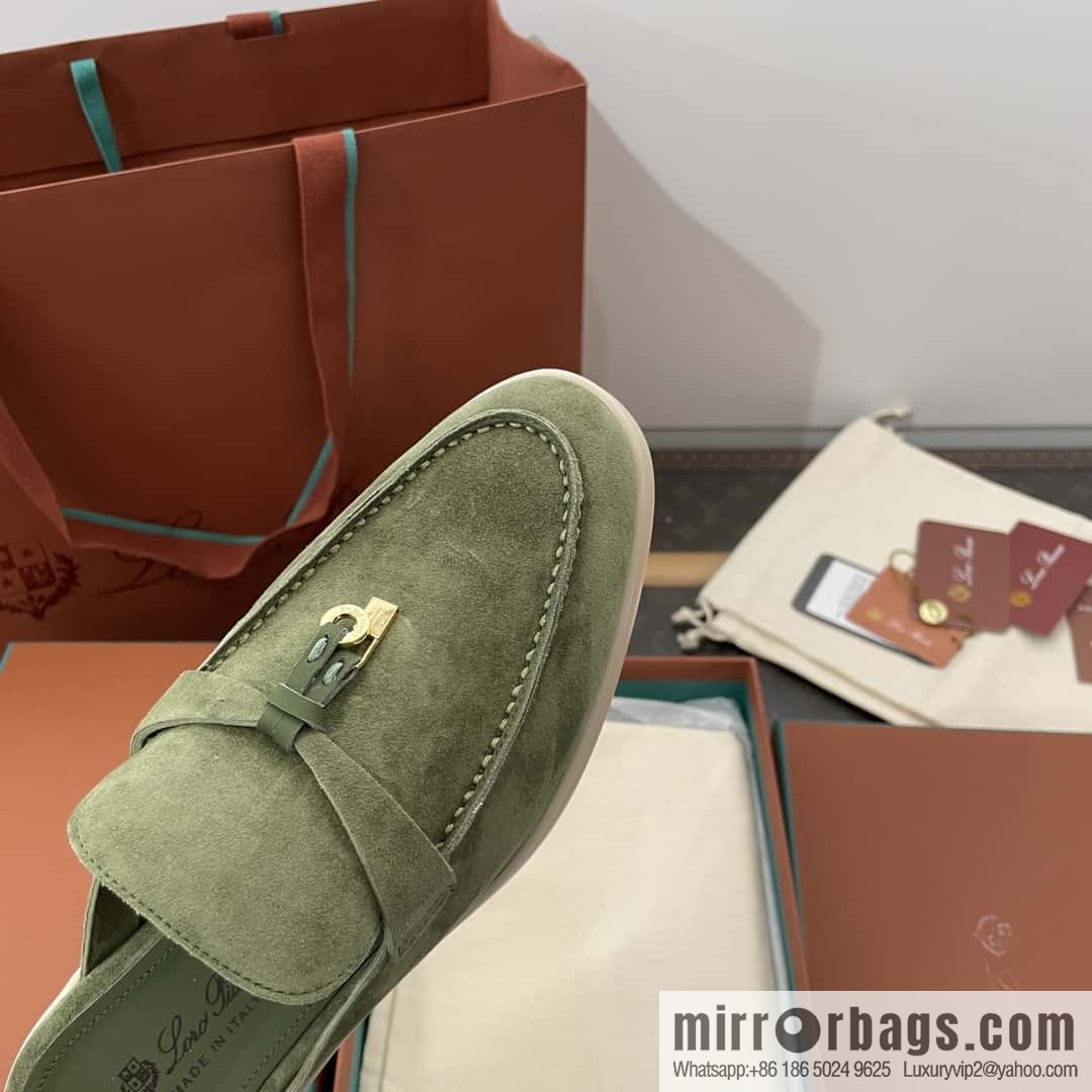 𝐋𝐨𝐫𝐨 𝐏𝐢𝐚𝐧𝐚|| Mueller half shoes, green tea