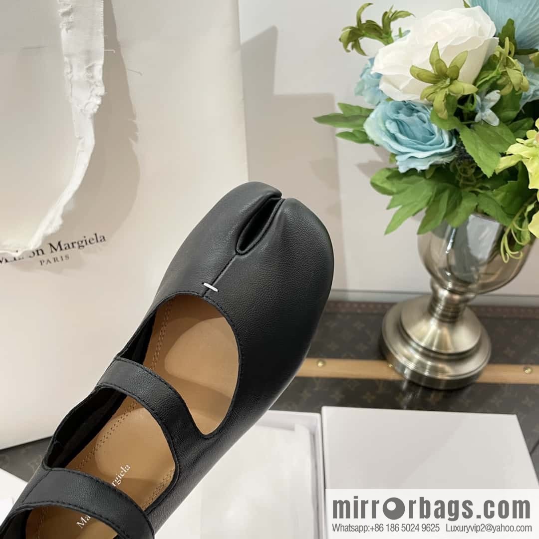 𝐌𝐚𝐢𝐬𝐨𝐧𝐌𝐚𝐫𝐠𝐢𝐞𝐥𝐚|| Margiela Split-toed Ballet Shoes