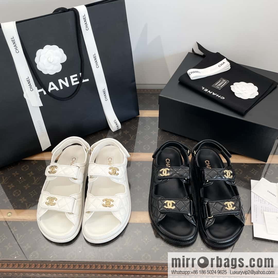CHANEL Xiaoxiang The latest double Gold buckle, Velcro beach model