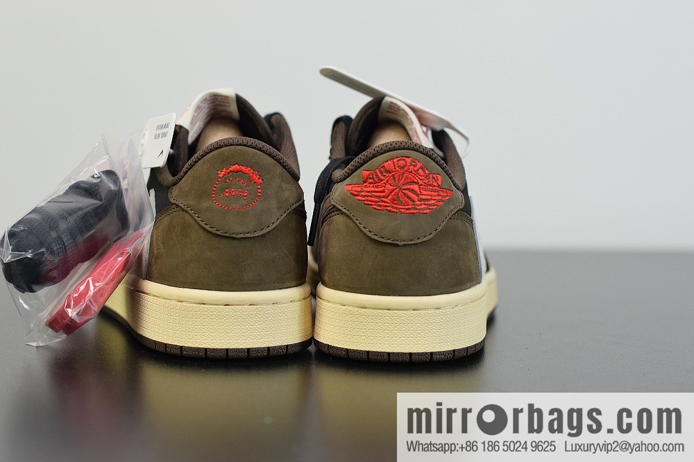 Air Jordan 1 AJ1 Low x Travis Scott Low Barb CQ4277-001