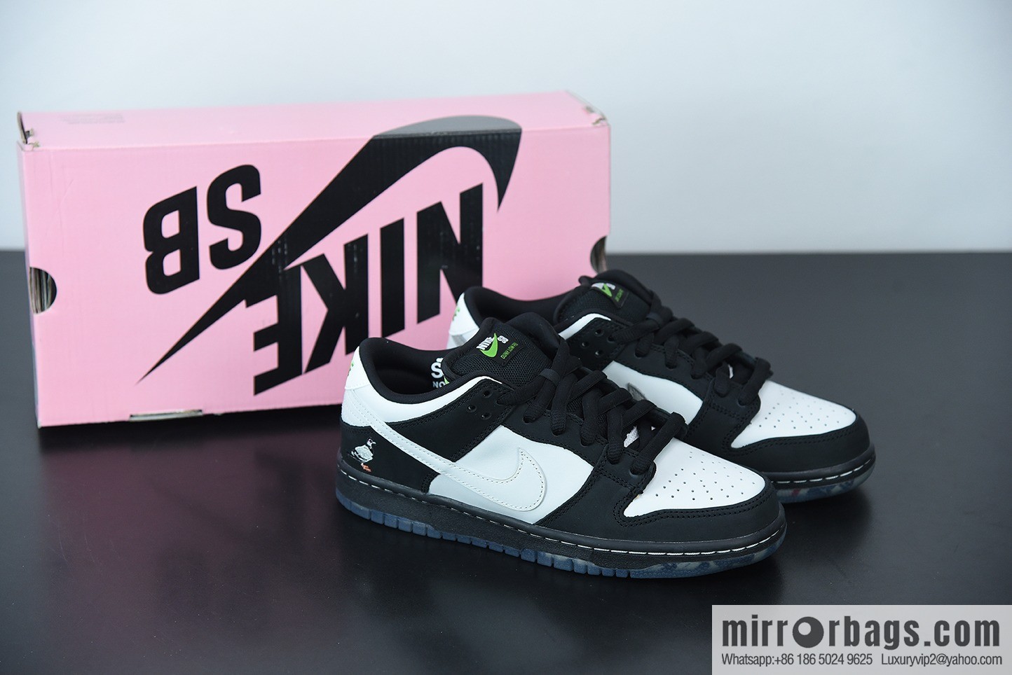 Nk Dunk Low x x Staple joint SB low-top skate shoes black and white pigeons, item number: BV1310-013