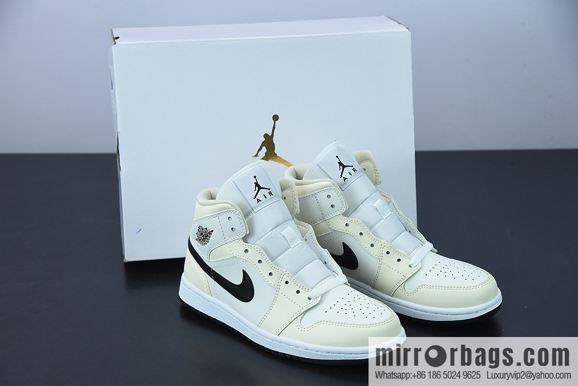 Air Jordan 1 Mid AJ1 Joe 1 milk white coconut milk, Zhongbang basketball shoes, item number: BQ6472-121