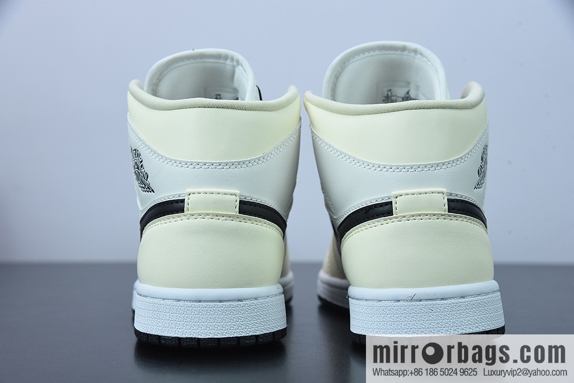 Air Jordan 1 Mid AJ1 Joe 1 milk white coconut milk, Zhongbang basketball shoes, item number: BQ6472-121