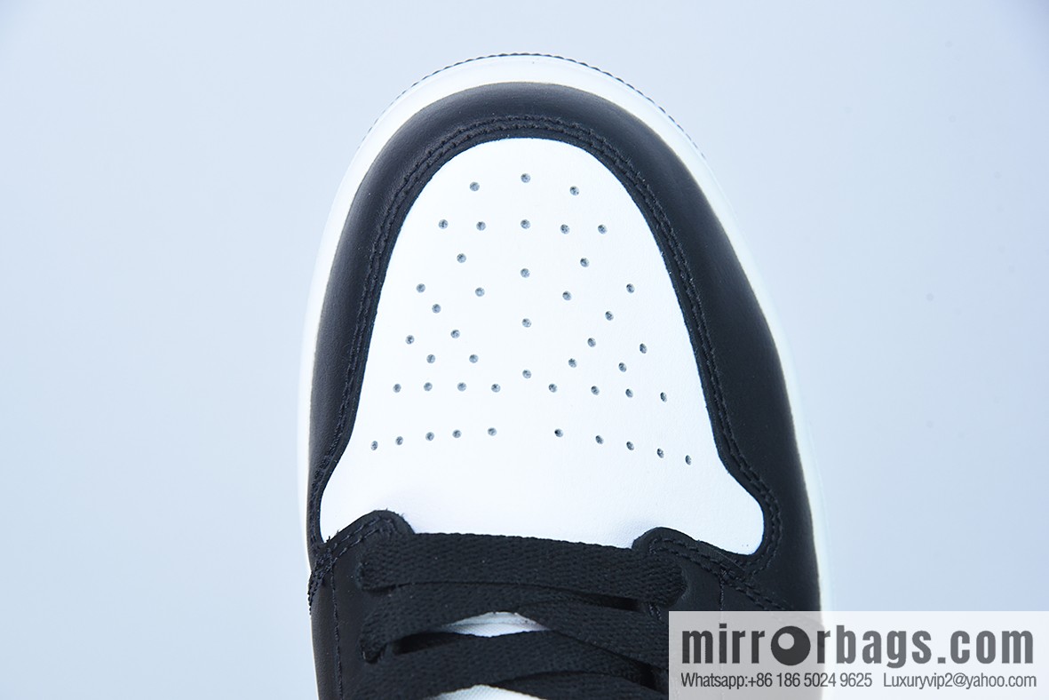 Air Jordan 1 University Blue AJ1low low top black and white blue basketball shoes item number: DC0774-041
