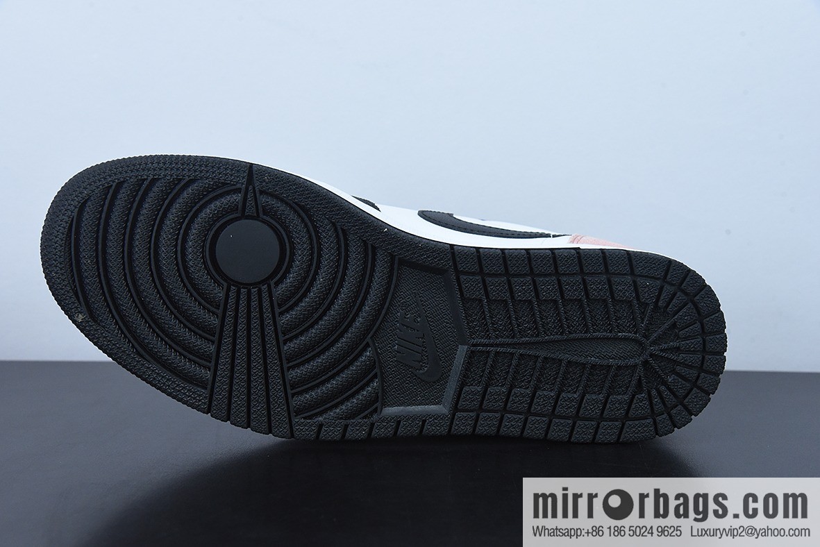 D0F5S4 pure original Air Jordan AJ1 Low OG black powder burst pattern low top, item number: CZ0790-061
