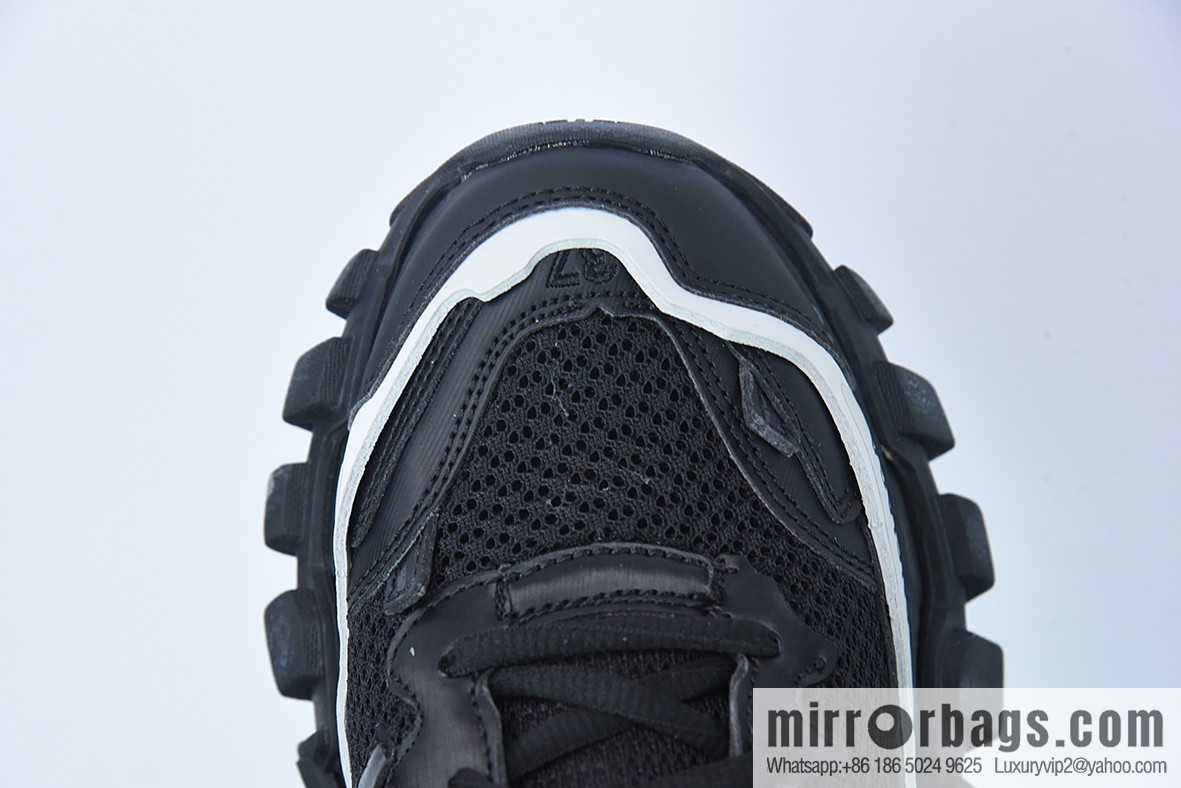 H00G6 pure original purchasing version Balenciaga Balenciaga 3.0 dad shoes, black and white, item number: 700875W3RF19169