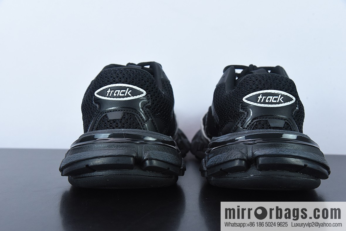 H00G6 pure original purchasing version Balenciaga Balenciaga 3.0 dad shoes, black and white, item number: 700875W3RF19169
