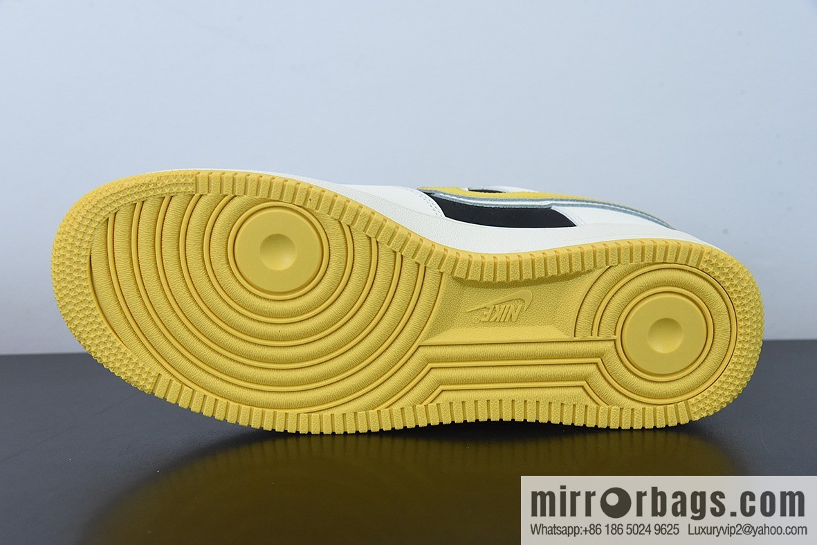Nike Air Force 1 Low Smiley Double Hook, Air Force One Low Top Sports and Leisure Board Shoes Item Number: AF1234-004
