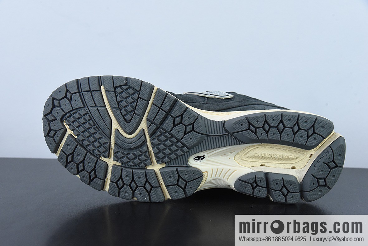 New Balance M2002RHO Vintage Casual Running Shoes