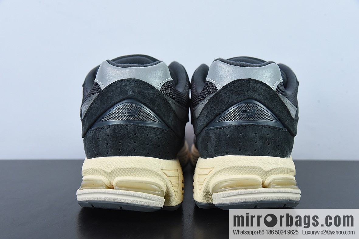 New Balance M2002RHO Vintage Casual Running Shoes
