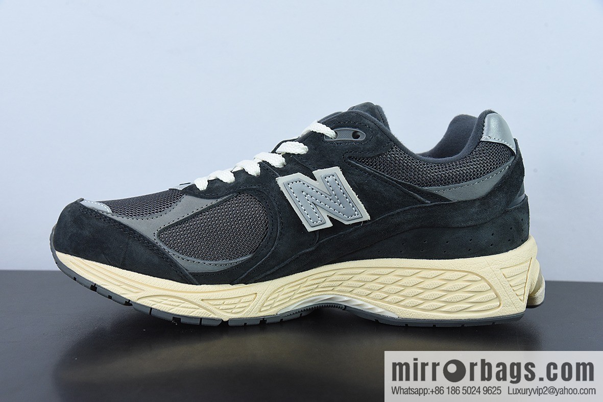New Balance M2002RHO Vintage Casual Running Shoes