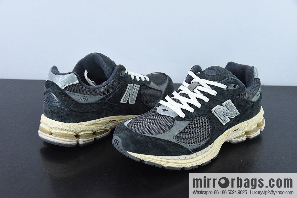 New Balance M2002RHO Vintage Casual Running Shoes