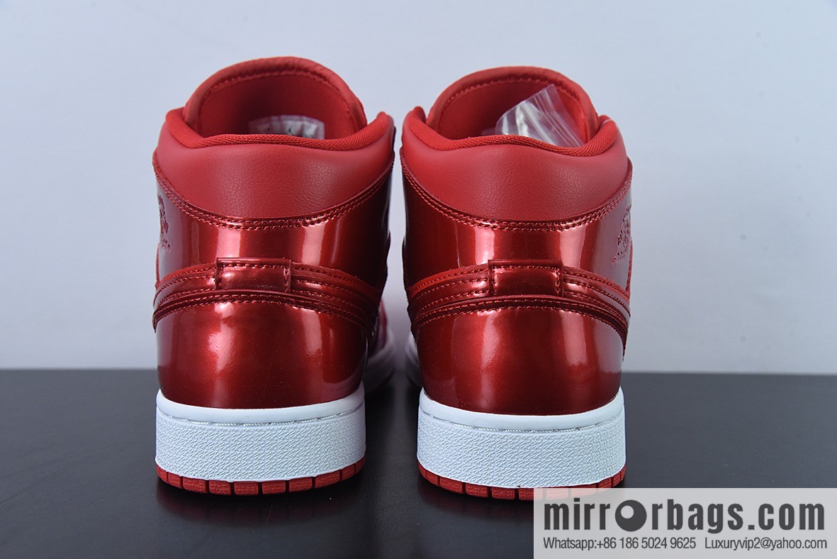 Air Jordan AJ1 Mid Help, red patent leather Unisex basketball shoes of the same style, item number: DH5894-600