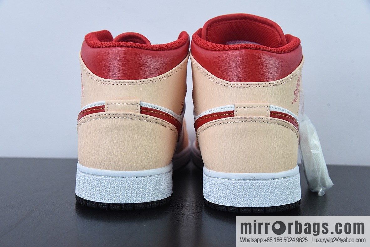 J09L3 inspected version AJ1 MID Zhongbang, yellow and white Unisex basketball shoes of the same style, item number 554725-201.