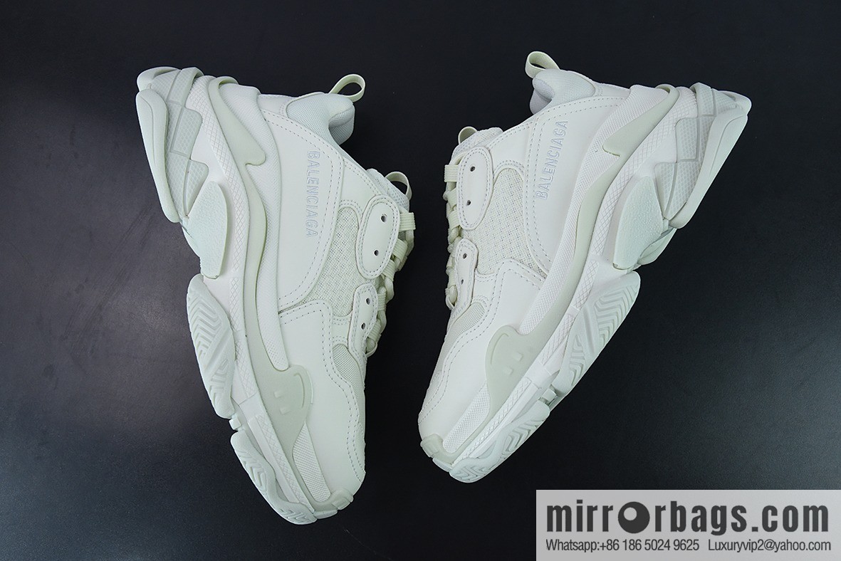 Balenciaga Triple S Daddy Shoes, Balenciaga sneakers Balenciaga luminous