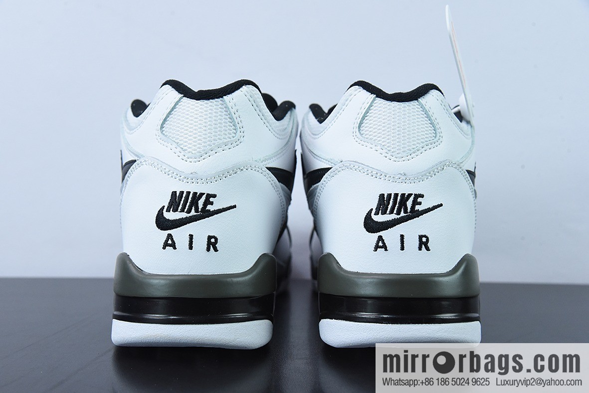 Air Flight Legacy in white and black, combining classic Air Jordan 3 with Air Jordan 4 elements. Item number: CJ5390-101