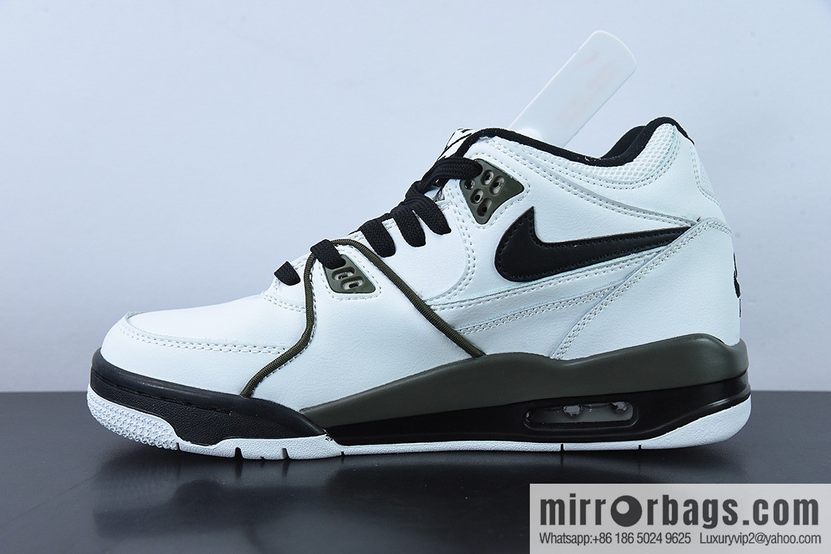 Air Flight Legacy in white and black, combining classic Air Jordan 3 with Air Jordan 4 elements. Item number: CJ5390-101