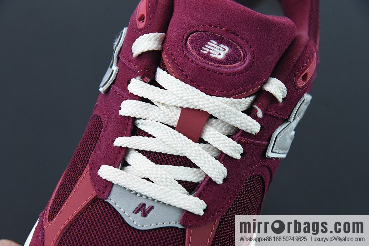 New Balance ML2002 Series Vintage Daddy Style Unisex Casual Shoes Couple Versatile Jogging Shoes Sports Men's Shoes Women's Shoes M2002RHA