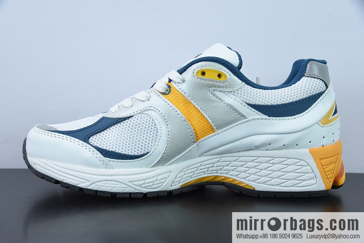 New Balance ML2002 Series Vintage Daddy Style Unisex Casual Shoes Couple Versatile Jogging Shoes Sports Men's Shoes Women's Shoes M2002RLA