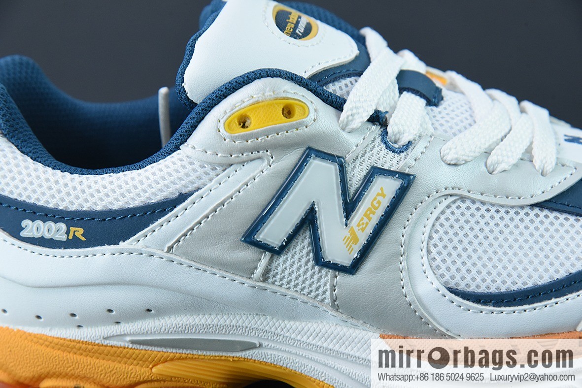 New Balance ML2002 Series Vintage Daddy Style Unisex Casual Shoes Couple Versatile Jogging Shoes Sports Men's Shoes Women's Shoes M2002RLA