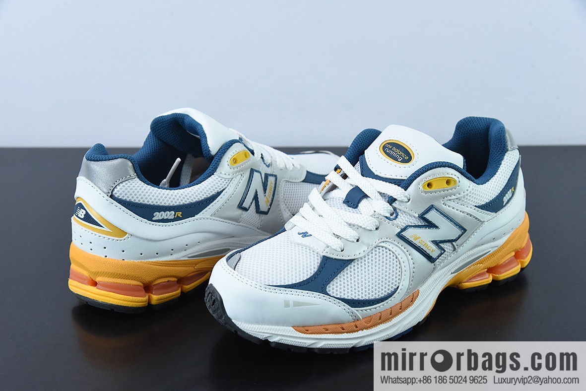 New Balance ML2002 Series Vintage Daddy Style Unisex Casual Shoes Couple Versatile Jogging Shoes Sports Men's Shoes Women's Shoes M2002RLA