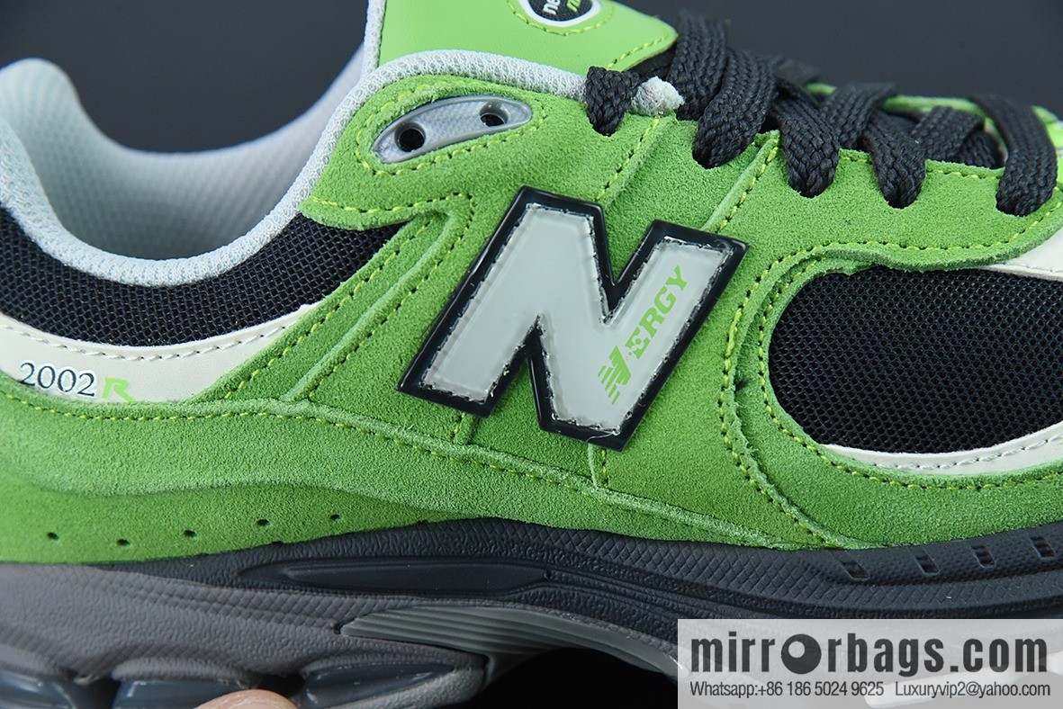 New Balance ML2002 Series Vintage Daddy Style Unisex Casual Shoes Couple Versatile Jogging Shoes Sports Men's Shoes Women's Shoes M2002RGZ