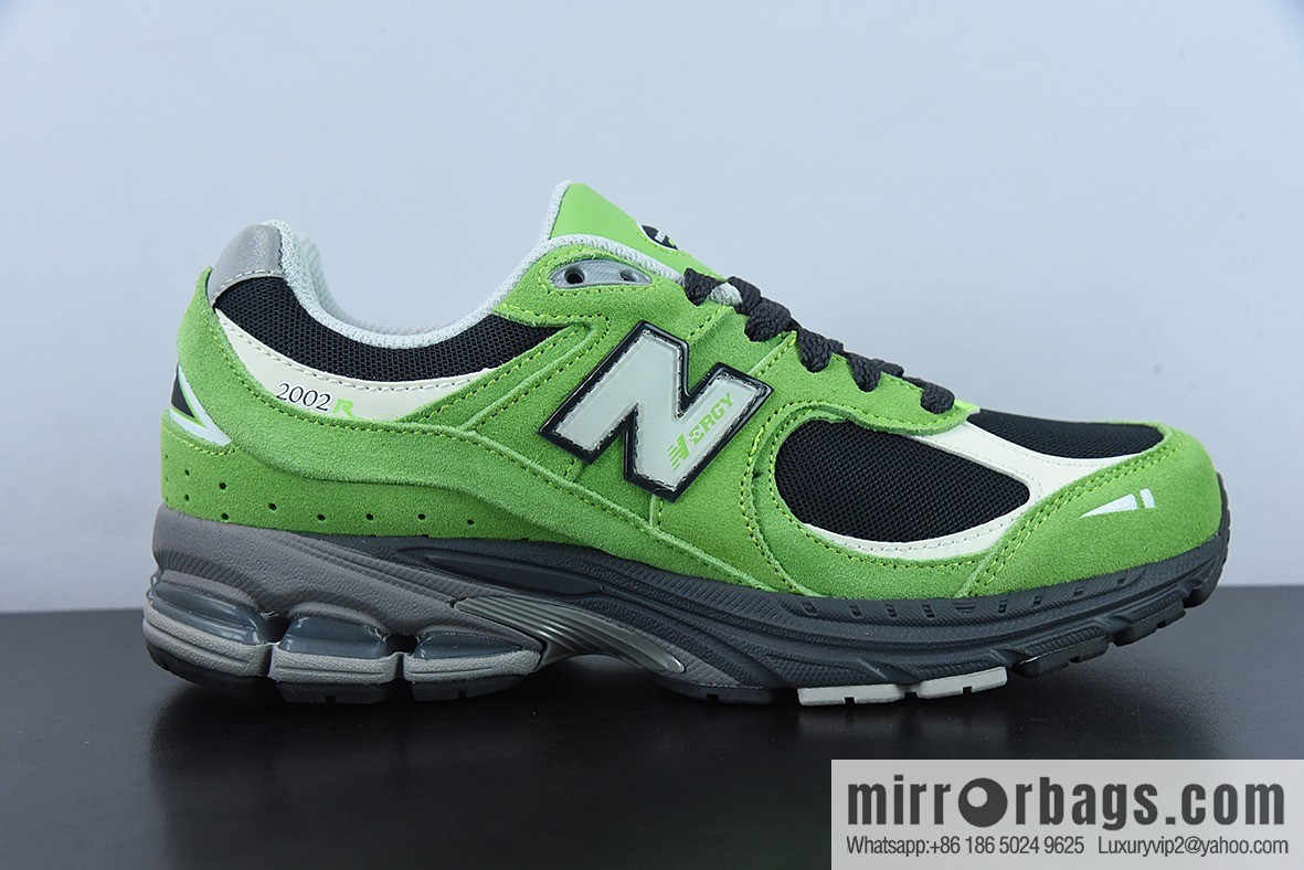 New Balance ML2002 Series Vintage Daddy Style Unisex Casual Shoes Couple Versatile Jogging Shoes Sports Men's Shoes Women's Shoes M2002RGZ