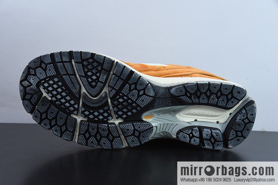New Balance ML2002 Series Vintage Daddy Style Unisex Casual Shoes Couple Versatile Jogging Shoes Sports Men's Shoes Women's Shoes M2002RDE