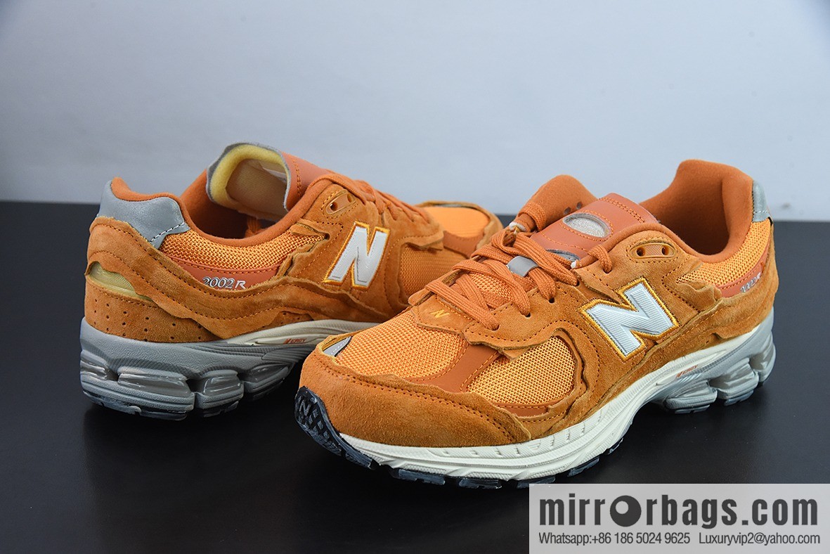 New Balance ML2002 Series Vintage Daddy Style Unisex Casual Shoes Couple Versatile Jogging Shoes Sports Men's Shoes Women's Shoes M2002RDE