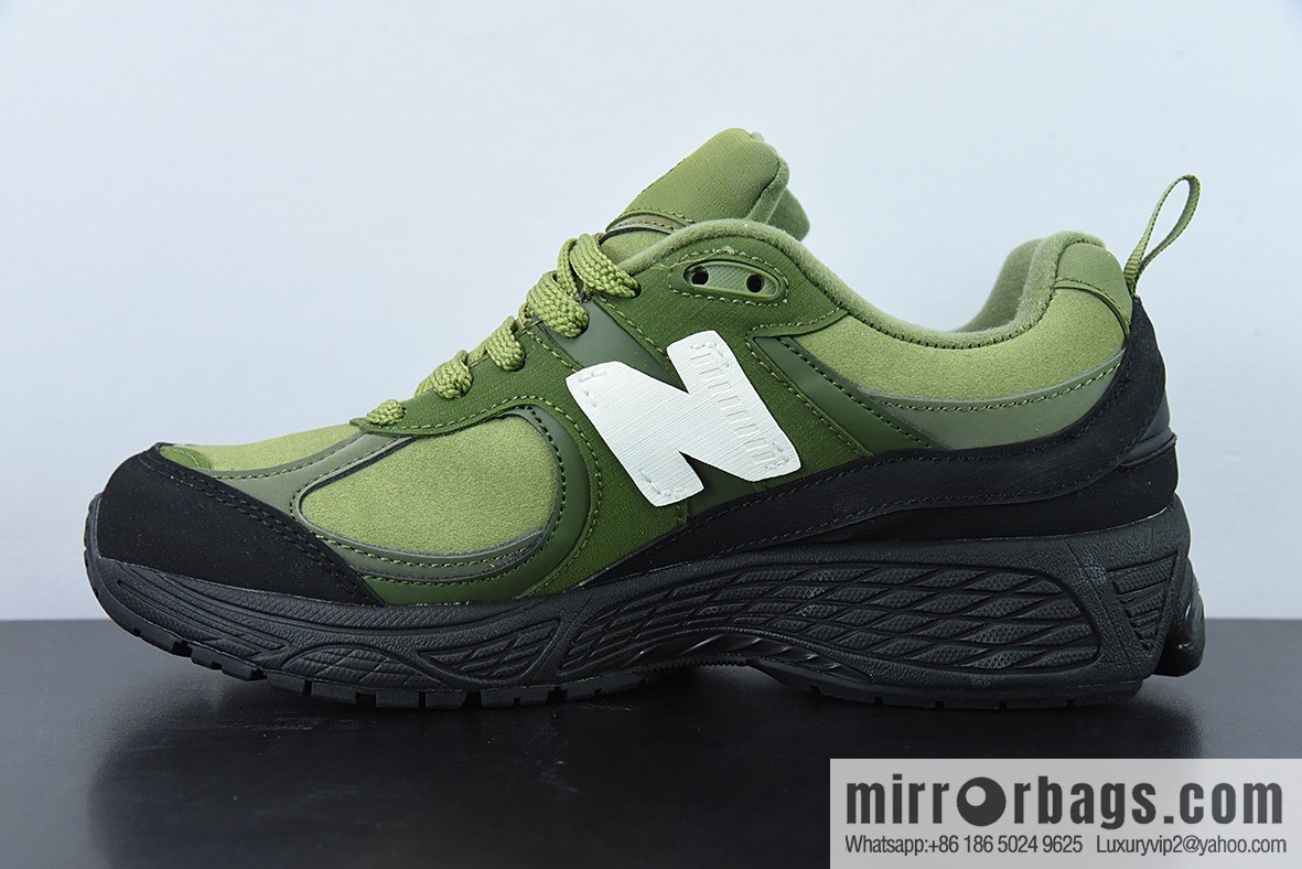 New Balance ML2002 Series Vintage Daddy Style Unisex Casual Shoes Couple Versatile Jogging Shoes Sports Men's Shoes Women's Shoes M2002RBB