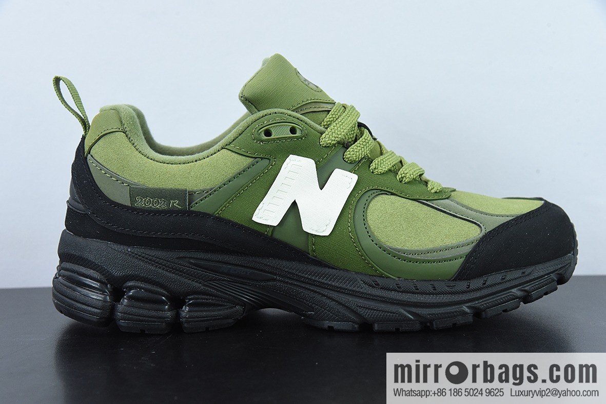New Balance ML2002 Series Vintage Daddy Style Unisex Casual Shoes Couple Versatile Jogging Shoes Sports Men's Shoes Women's Shoes M2002RBB