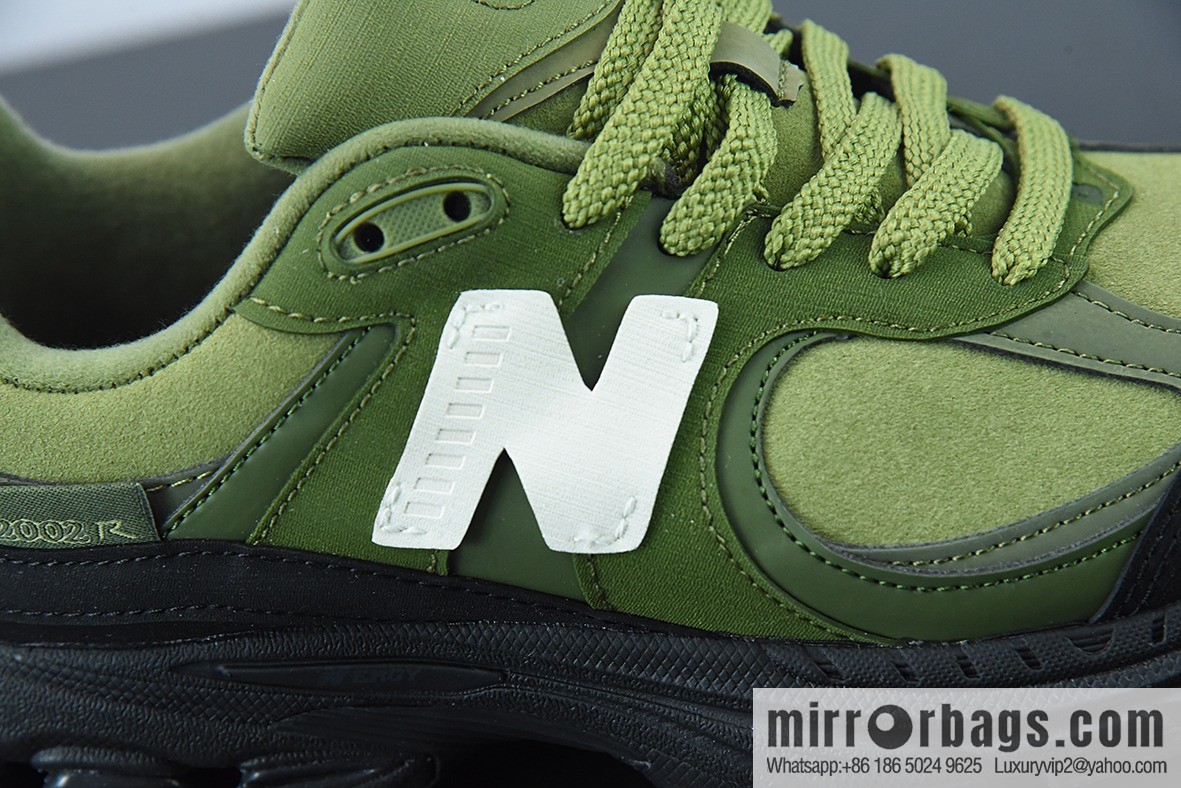 New Balance ML2002 Series Vintage Daddy Style Unisex Casual Shoes Couple Versatile Jogging Shoes Sports Men's Shoes Women's Shoes M2002RBB