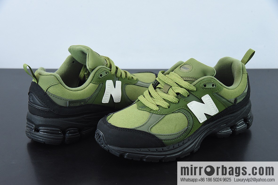 New Balance ML2002 Series Vintage Daddy Style Unisex Casual Shoes Couple Versatile Jogging Shoes Sports Men's Shoes Women's Shoes M2002RBB