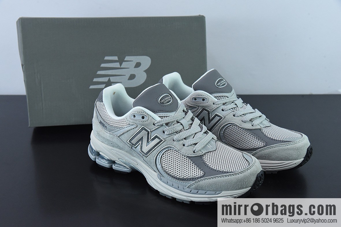 New Balance ML2002 Series Vintage Daddy Style Unisex Casual Shoes Couple Versatile Jogging Shoes Sports Men's Shoes Women's Shoes ML2002RO