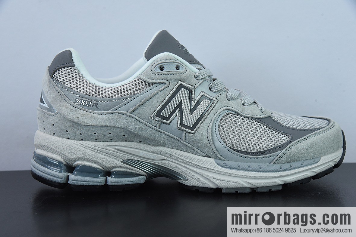 New Balance ML2002 Series Vintage Daddy Style Unisex Casual Shoes Couple Versatile Jogging Shoes Sports Men's Shoes Women's Shoes ML2002RO
