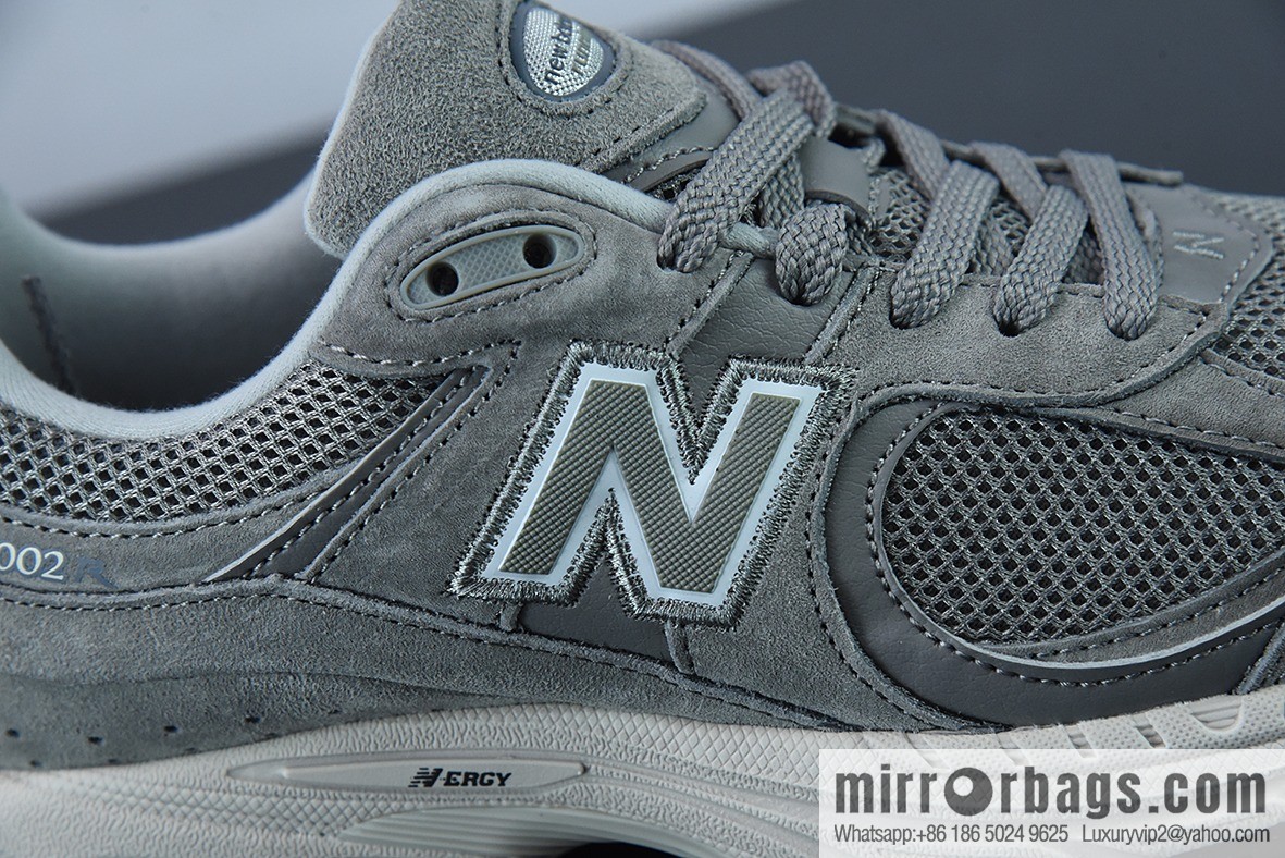 New Balance ML2002 Series Vintage Daddy Style Unisex Casual Shoes Couple Versatile Jogging Shoes Sports Men's Shoes Women's Shoes ML2002RC