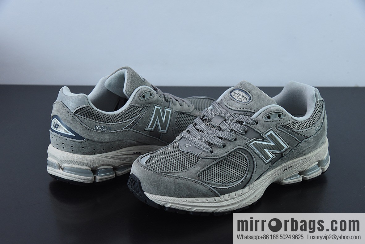 New Balance ML2002 Series Vintage Daddy Style Unisex Casual Shoes Couple Versatile Jogging Shoes Sports Men's Shoes Women's Shoes ML2002RC
