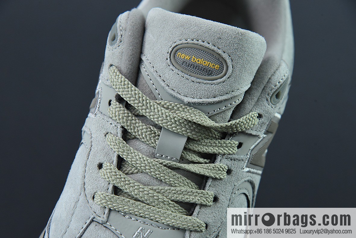 New Balance ML2002 Series Vintage Daddy Style Unisex Casual Shoes Couple Versatile Jogging Shoes Sports Men's Shoes Women's Shoes ML2002RP