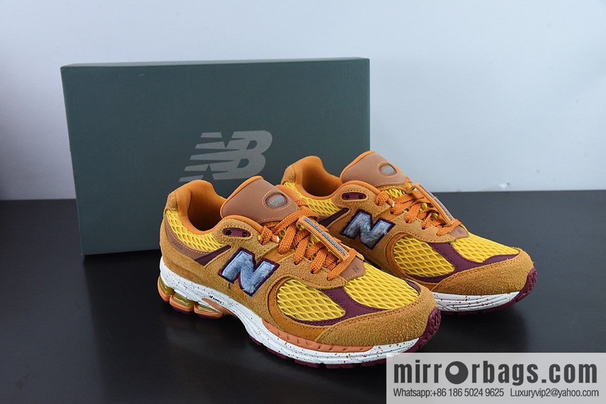 New Balance ML2002 Series Vintage Daddy Style Unisex Casual Shoes Couple Versatile Jogging Shoes Sports Men's Shoes Women's Shoes ML2002R1