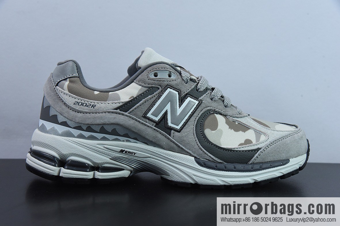New Balance ML2002 Series Vintage Daddy Style Unisex Casual Shoes Couple Versatile Jogging Shoes Sports Men's Shoes Women's Shoes M2002RBG