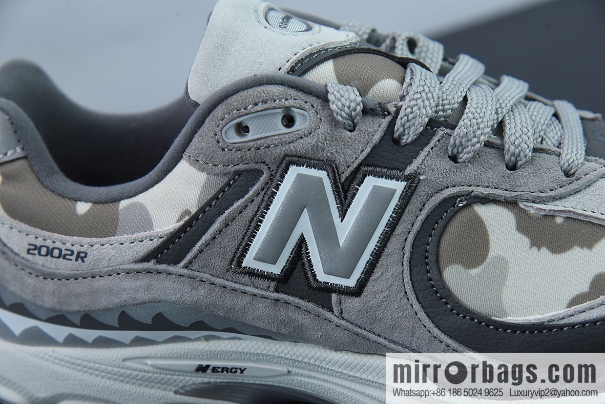 New Balance ML2002 Series Vintage Daddy Style Unisex Casual Shoes Couple Versatile Jogging Shoes Sports Men's Shoes Women's Shoes M2002RBG