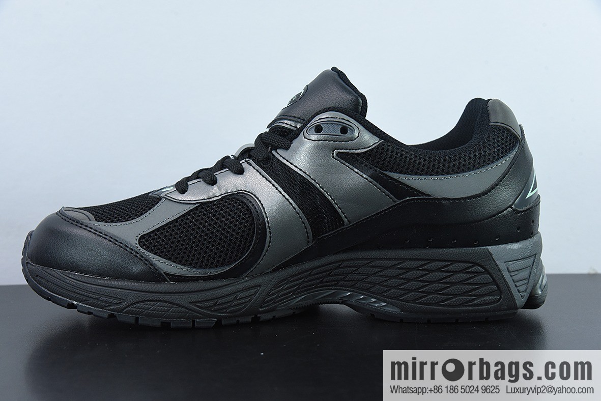 New Balance ML2002 Series Vintage Daddy Style Unisex Casual Shoes Couple Versatile Jogging Shoes Sports Men's Shoes Women's Shoes M2002RLD