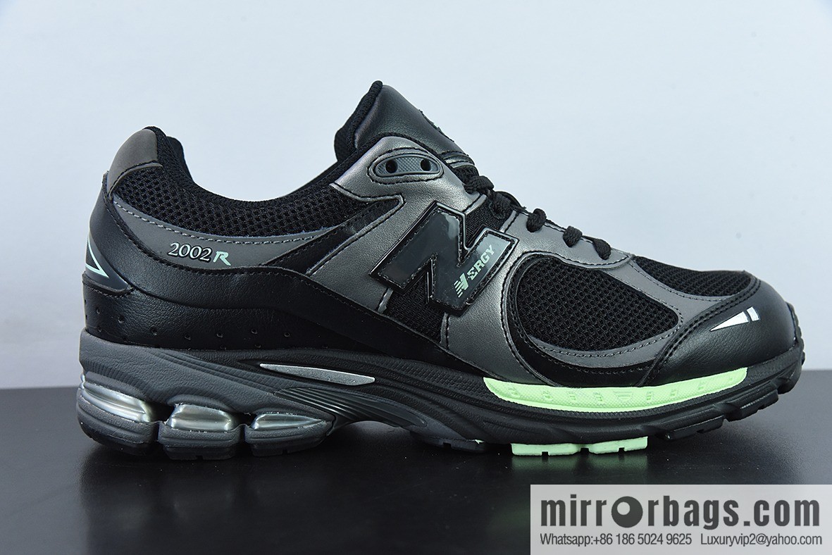 New Balance ML2002 Series Vintage Daddy Style Unisex Casual Shoes Couple Versatile Jogging Shoes Sports Men's Shoes Women's Shoes M2002RLD