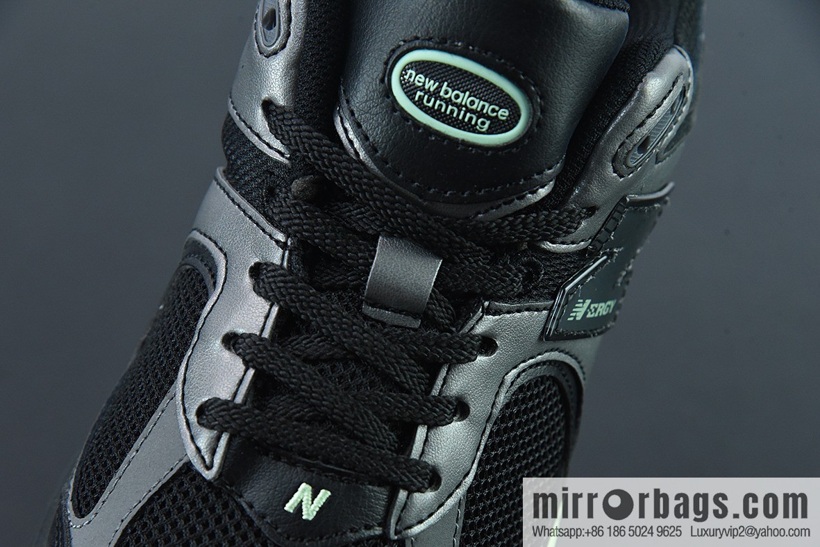 New Balance ML2002 Series Vintage Daddy Style Unisex Casual Shoes Couple Versatile Jogging Shoes Sports Men's Shoes Women's Shoes M2002RLD