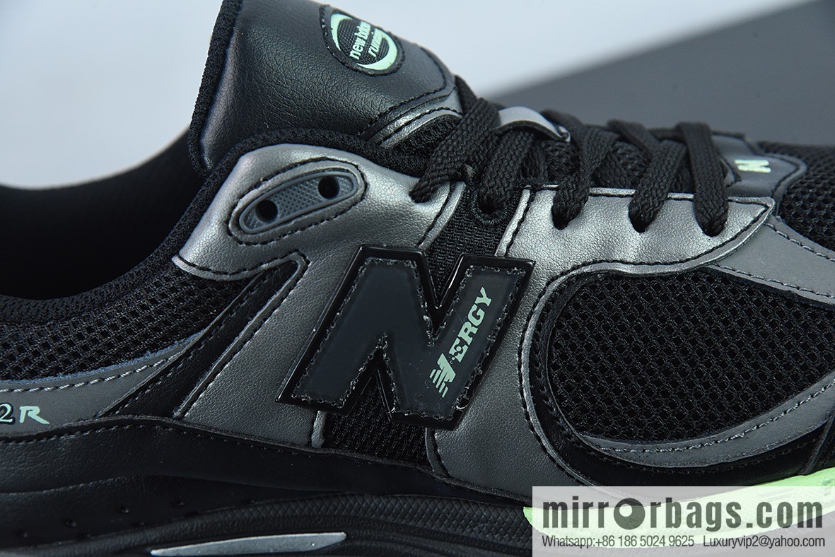 New Balance ML2002 Series Vintage Daddy Style Unisex Casual Shoes Couple Versatile Jogging Shoes Sports Men's Shoes Women's Shoes M2002RLD
