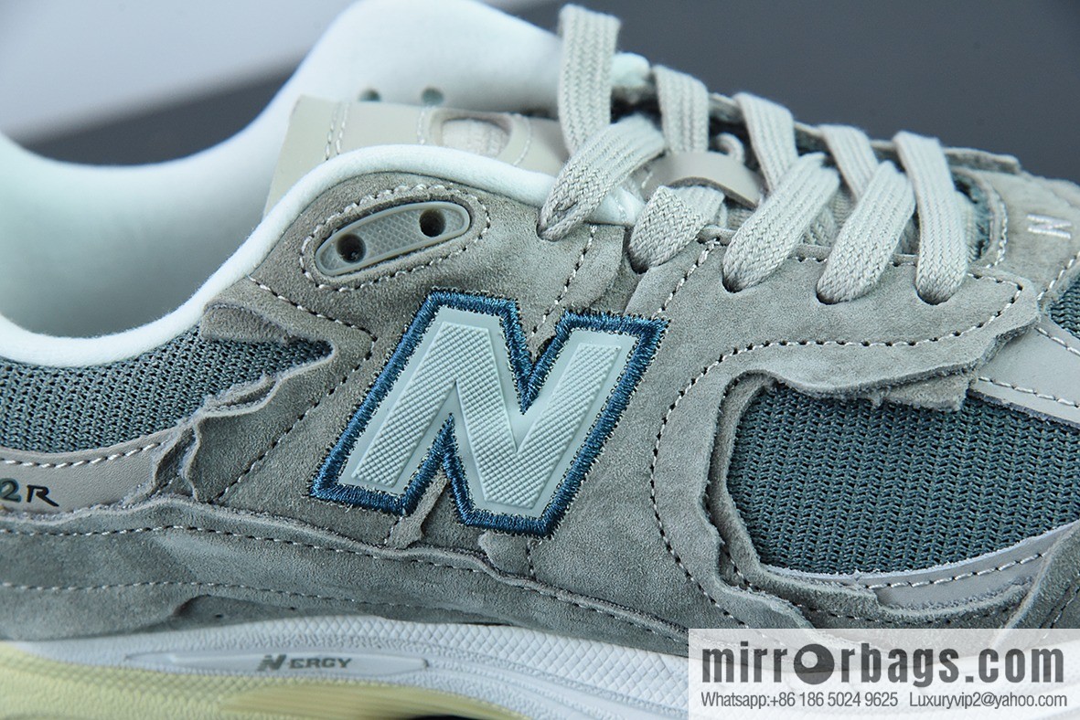 New Balance ML2002 Series Vintage Daddy Style Unisex Casual Shoes Couple Versatile Jogging Shoes Sports Men's Shoes Women's Shoes M2002RDD