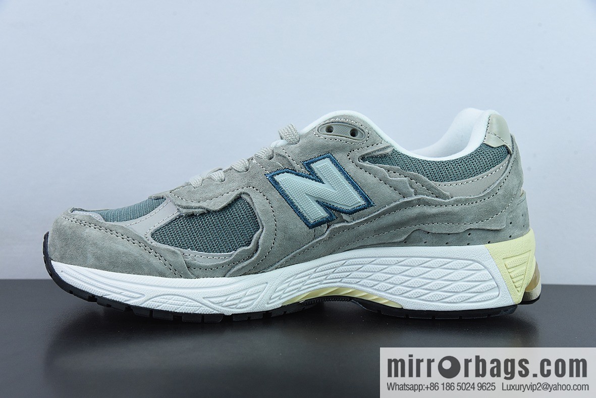 New Balance ML2002 Series Vintage Daddy Style Unisex Casual Shoes Couple Versatile Jogging Shoes Sports Men's Shoes Women's Shoes M2002RDD