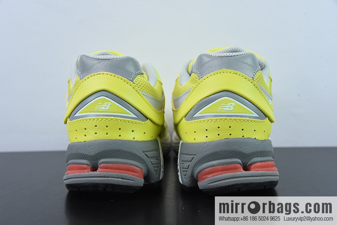 New Balance ML2002 Series Vintage Daddy Style Unisex Casual Shoes Couple Versatile Jogging Shoes Sports Men's Shoes M2002RLC